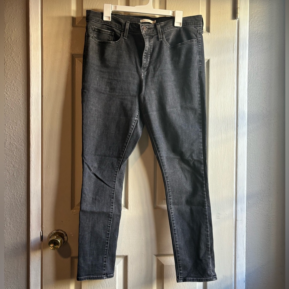 Levi’s 311 Shaping Skinny size 33